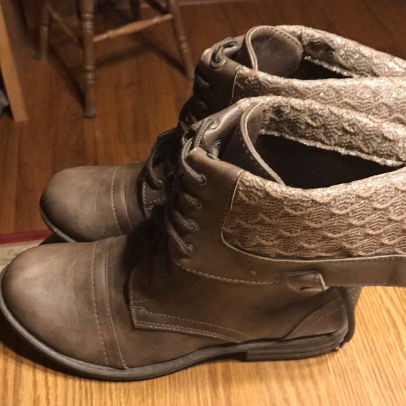 Boots - Picture 2 of 5